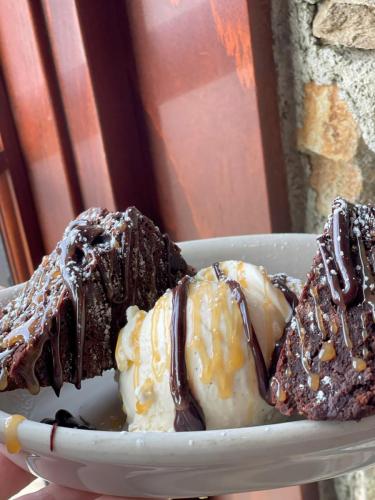 Brownie Sundae